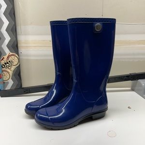 UGG RAINBOOT NAVY